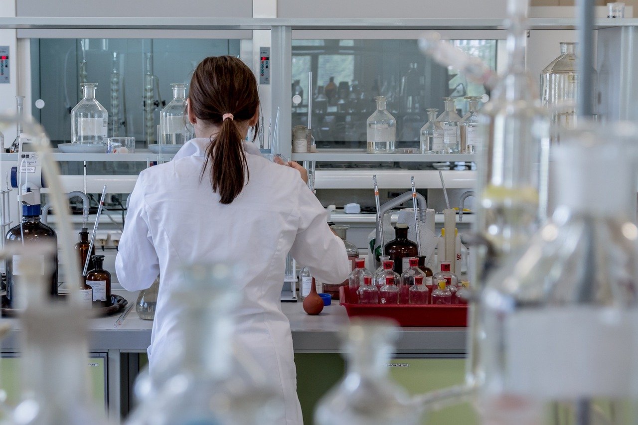 Photo illustrant le métier de Chercheur en chimie